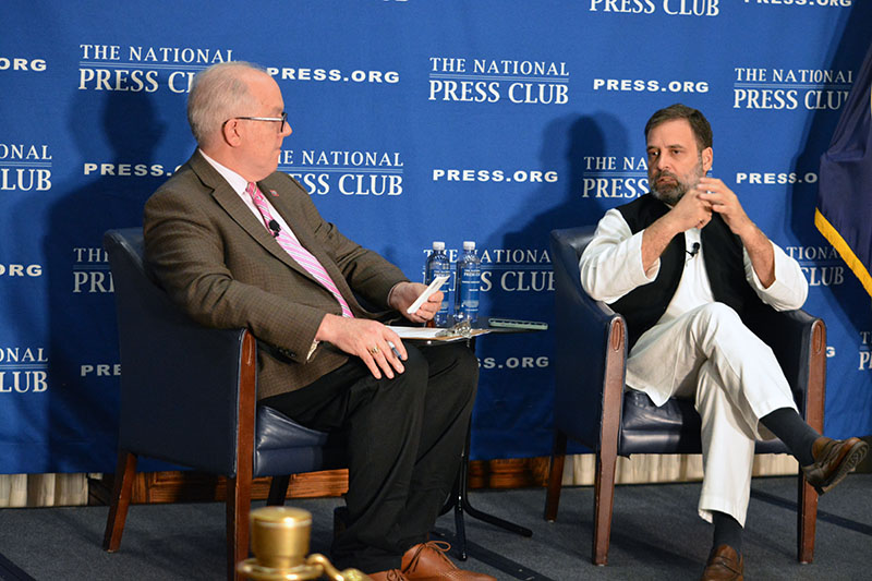 NPC Moderator Cary O'Reilly with Indian opposition leader Rahul Gandhi at Headliners Newsmaker on June 1, 2023. Photo by Joseph Luchok.