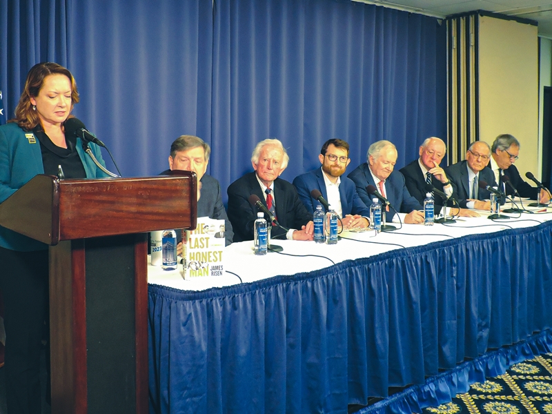 National Press Club President Eileen O'Reilly introduced the panel. Photos by Alan Kotok.